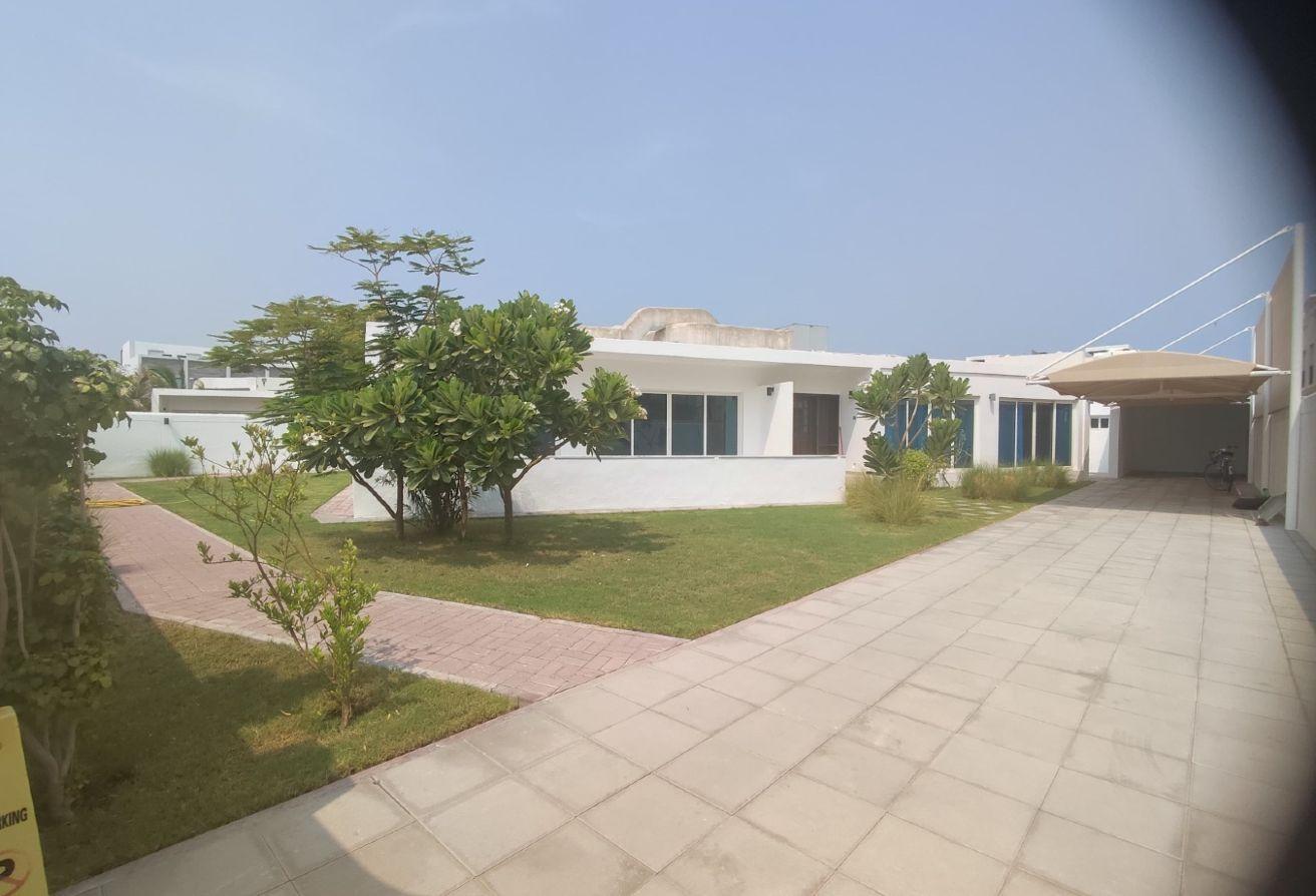 SINGLE STOREY VILLA WITH MAIDS ROOM OUTSIDE photo 11