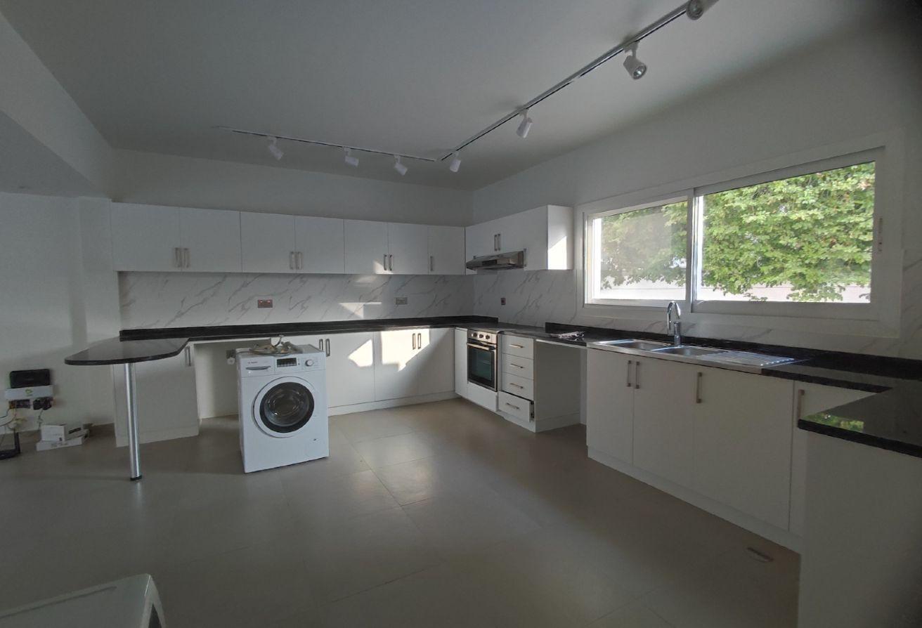SINGLE STOREY VILLA WITH MAIDS ROOM OUTSIDE photo 4