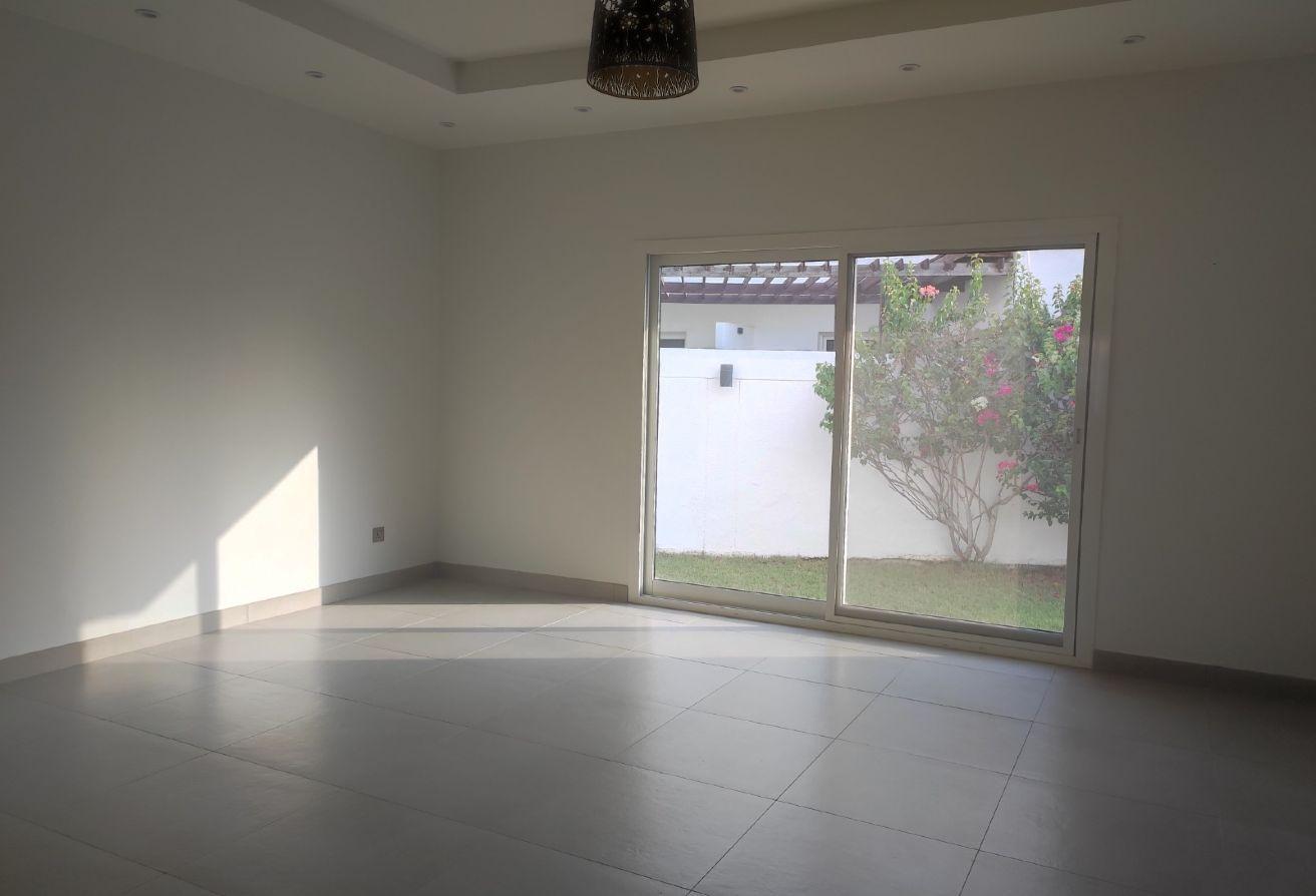 SINGLE STOREY VILLA WITH MAIDS ROOM OUTSIDE photo 3