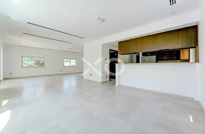 Villa - 3 Bedrooms - 4 Bathrooms for rent in District 7 - Jumeirah Park - Dubai