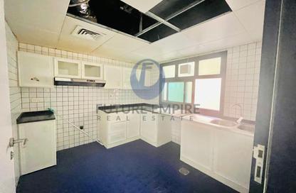 Apartment - 2 Bedrooms - 2 Bathrooms for rent in Airport Road Area - Al Garhoud - Dubai
