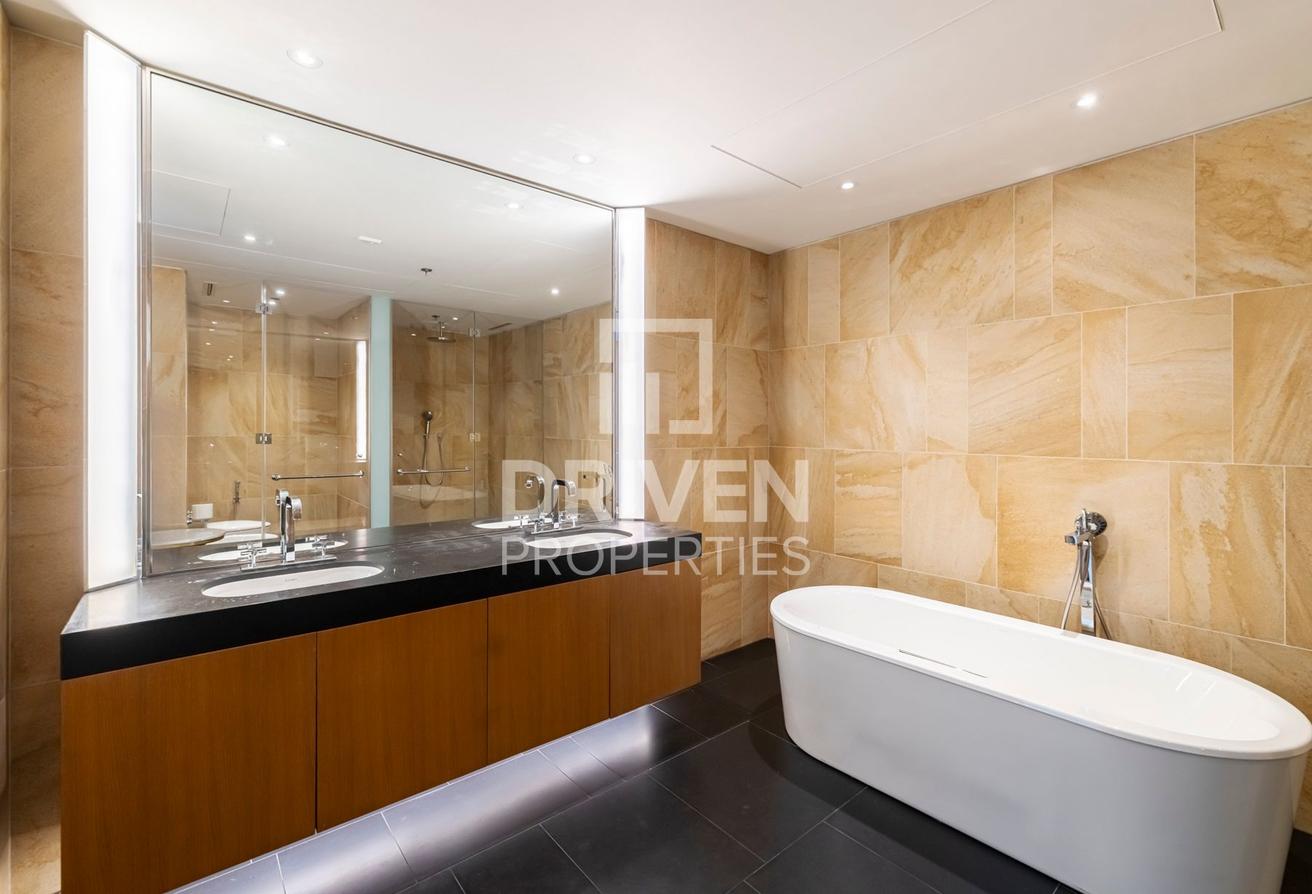 Luxurious Unit with Stunning Views | High Floor photo 15