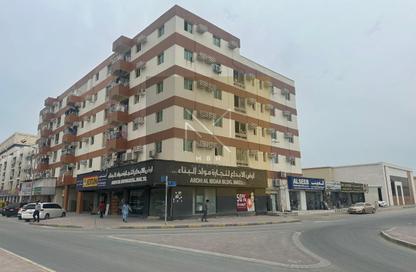 عمارة بالكامل - 3 غرف نوم - 2 حمامات للبيع في المنطقة الصناعية رقم 4 - المنطقة الصناعية بالشارقة - الشارقة