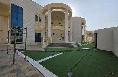 فيلا - 7 غرف نوم للايجار في المنايزله - فلج هزاع - العين