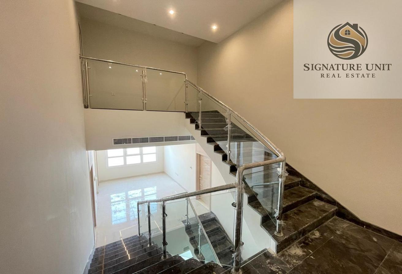 LUXURY 4 MASTER BR VILLA | MAJLIS | DRIVER ROOM photo 9
