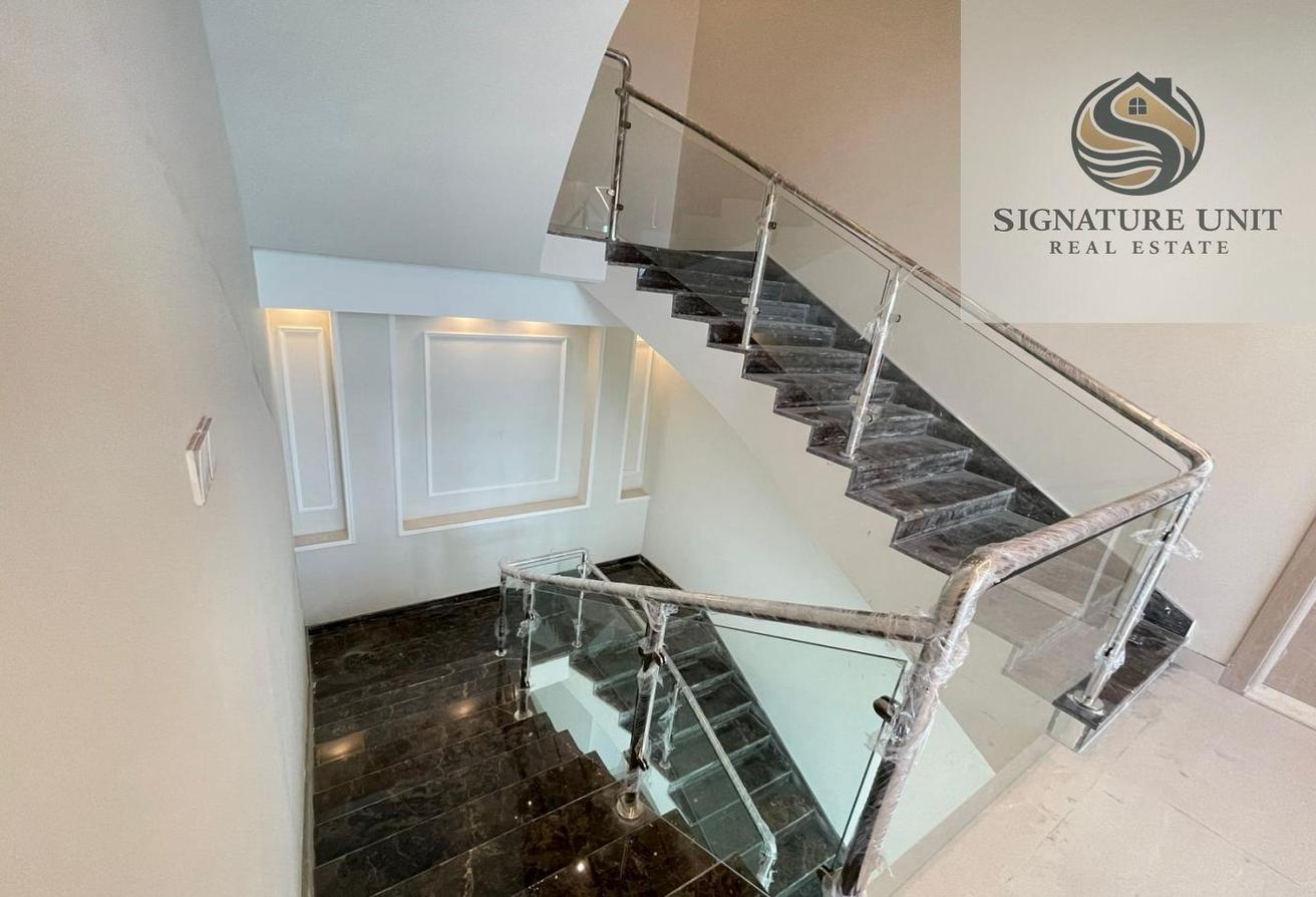 LUXURY 4 MASTER BR VILLA | MAJLIS | DRIVER ROOM photo 6