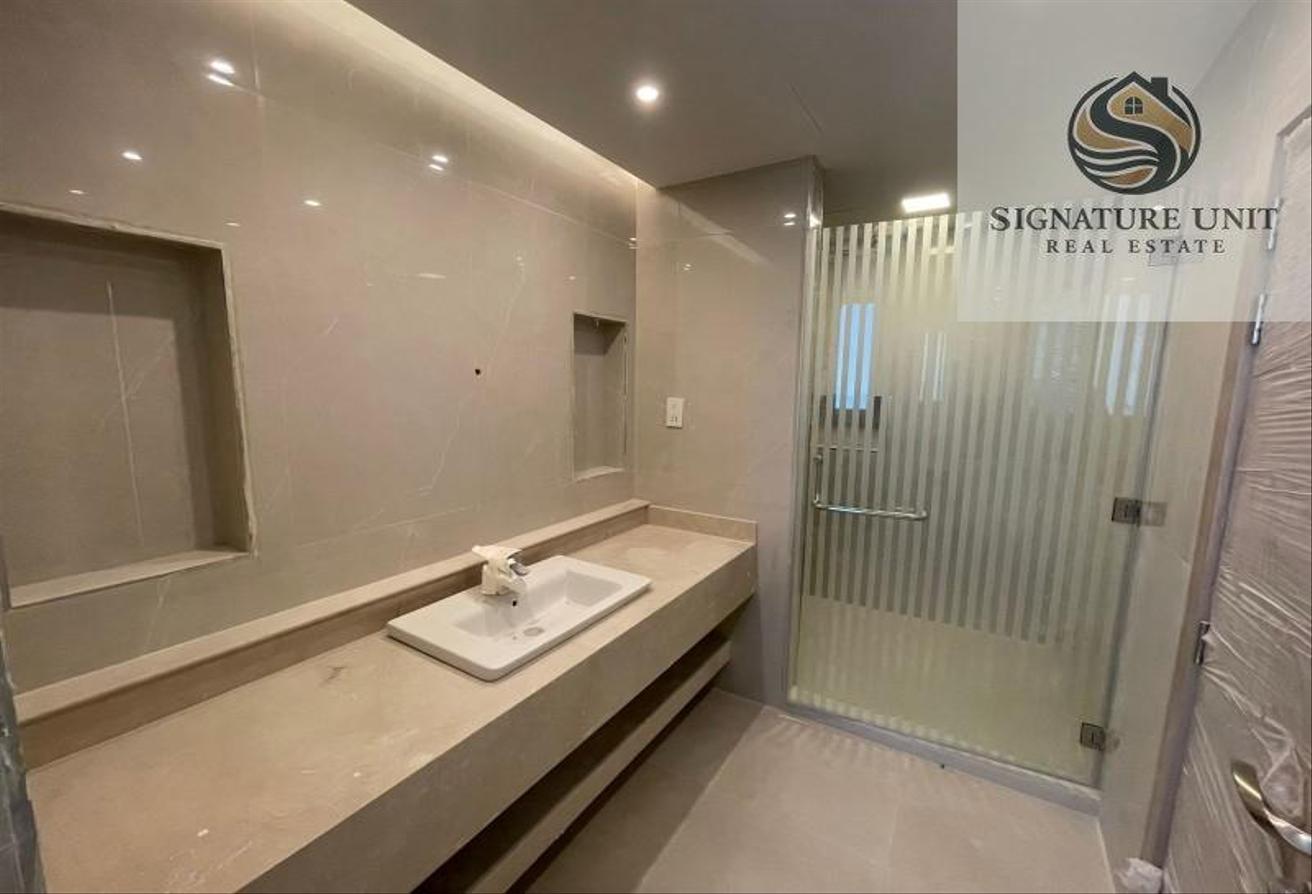 LUXURY 4 MASTER BR VILLA | MAJLIS | DRIVER ROOM photo 19