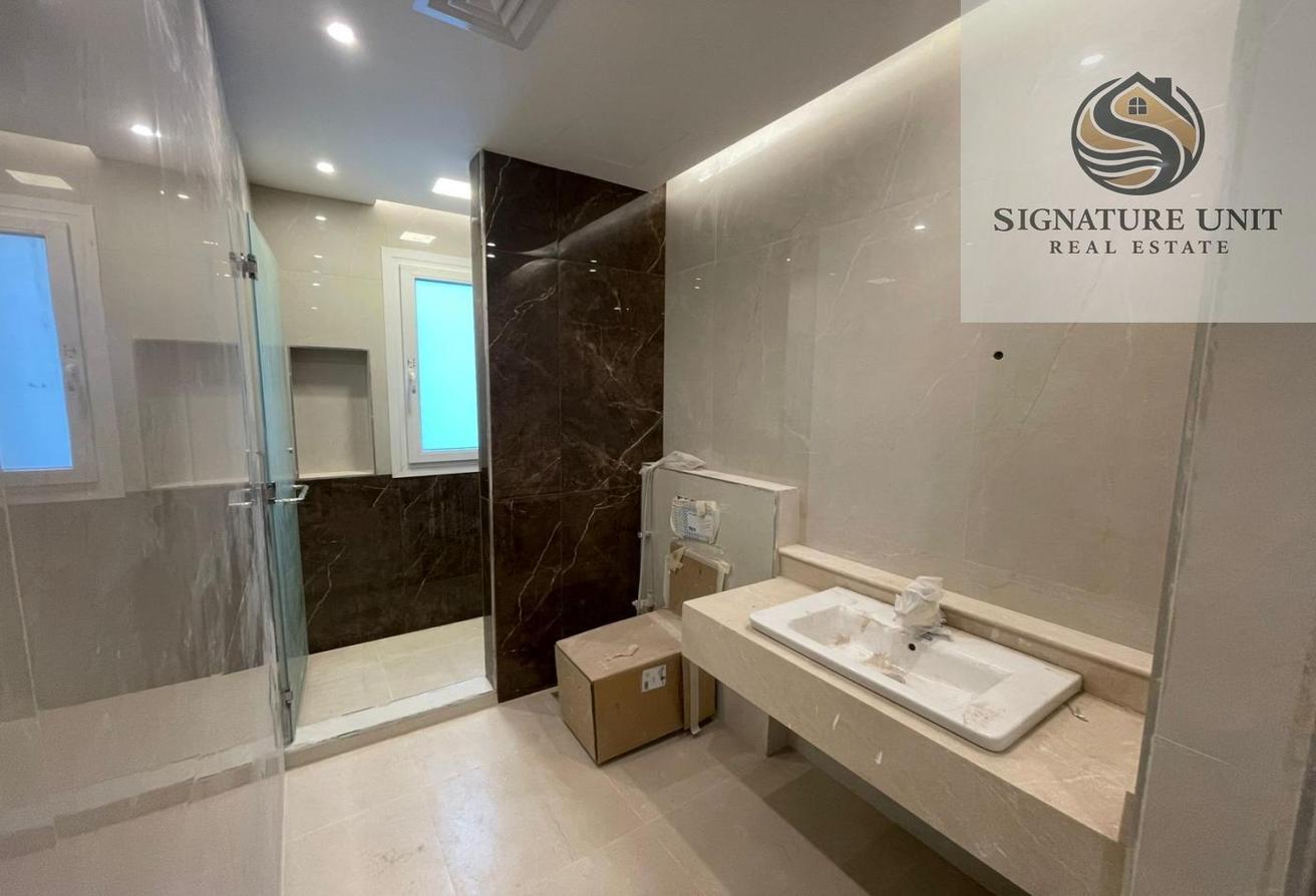 LUXURY 4 MASTER BR VILLA | MAJLIS | DRIVER ROOM photo 18