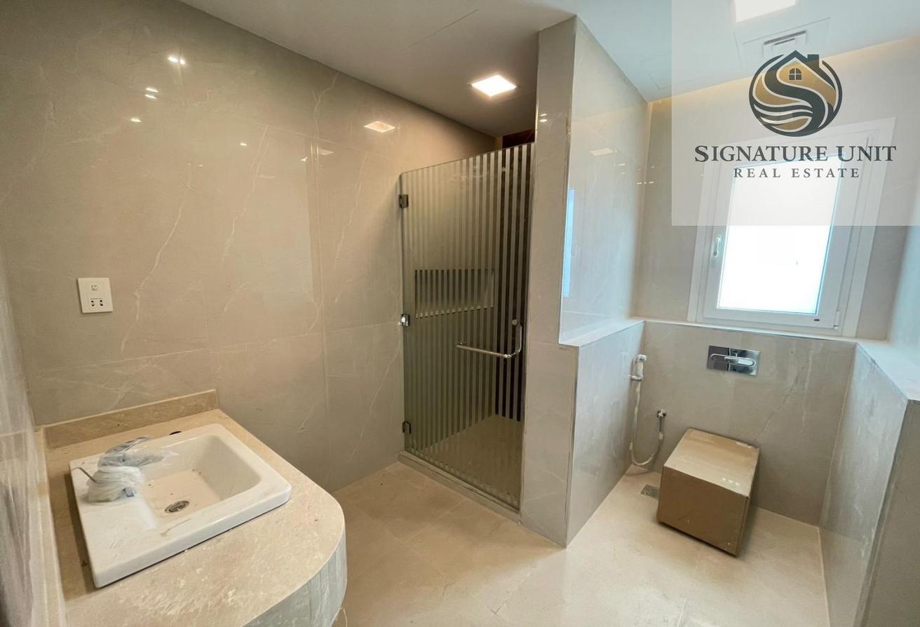 LUXURY 4 MASTER BR VILLA | MAJLIS | DRIVER ROOM photo 17