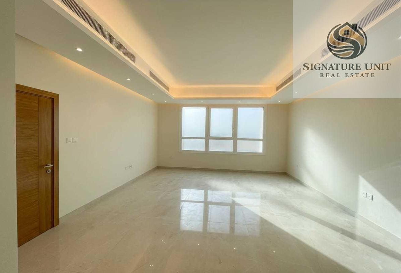 LUXURY 4 MASTER BR VILLA | MAJLIS | DRIVER ROOM photo 10
