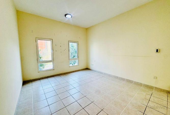 79001677 - Property Image 2