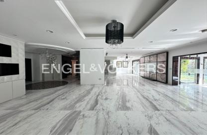 Villa - 5 - 5 for sale in District 1 - Jumeirah Park - Dubai