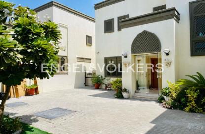 Villa - 3 Bedrooms - 5 Bathrooms for rent in District 5 - Jumeirah Park - Dubai