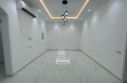 Apartment - 3 Bedrooms - 3 Bathrooms for rent in Shakhbout City - Abu Dhabi Apartment - 3 Bedrooms - 3 Bathrooms for rent in Shakhbout City - Abu Dhabi