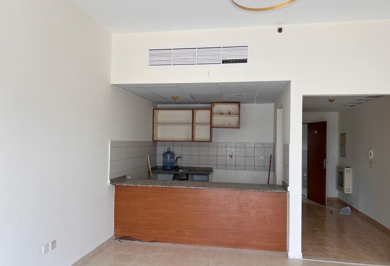 Stylish Studio for Sale in Phoenix Tower photo 4