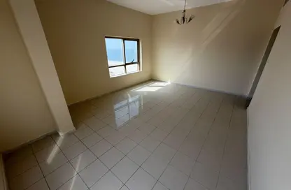 Apartment - 2 Bedrooms - 3 Bathrooms for rent in Corniche Tower - Ajman Corniche Road - Ajman