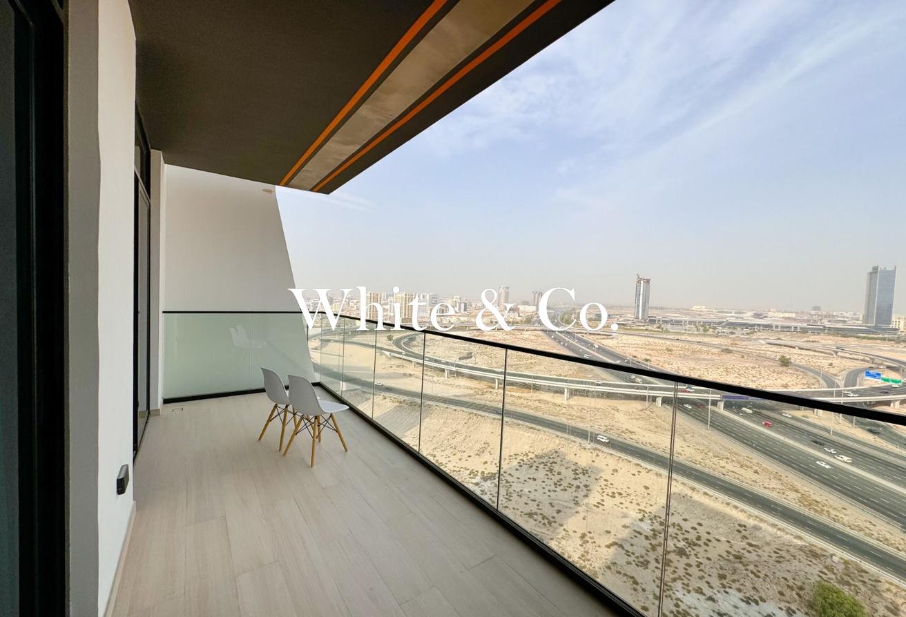 Fully Furnished | Amazing view | Vacant photo 4