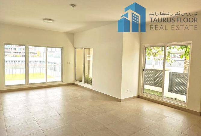 81110208 - Property Image 3