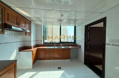 Apartment - 1 - 1 for rent in Liwa Centre Towers - Hamdan Street - Abu Dhabi