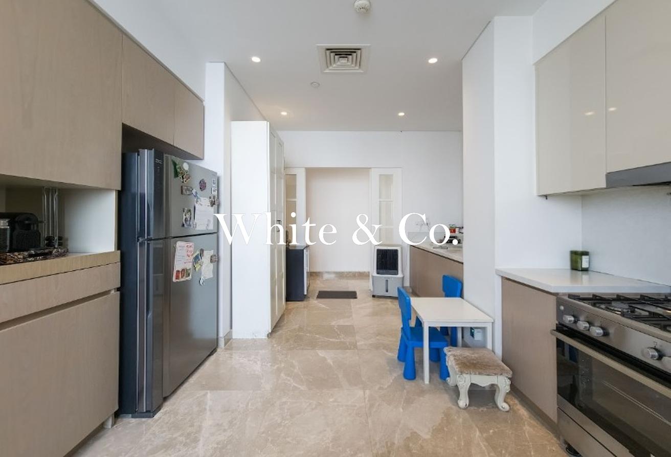 Stunning Spacious Penthouse | Unfurnished photo 5