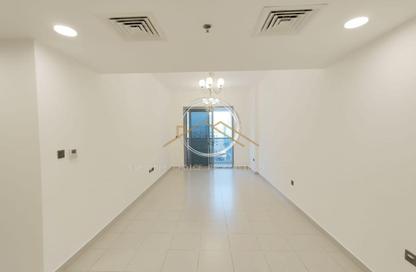 Apartment - 2 Bedrooms - 3 Bathrooms for rent in Bayt Al Muraqqabat 03 - Al Muraqqabat - Deira - Dubai Apartment - 2 Bedrooms - 3 Bathrooms for rent in Bayt Al Muraqqabat 03 - Al Muraqqabat - Deira - Dubai