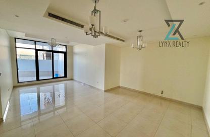 Apartment - 2 Bedrooms - 3 Bathrooms for rent in Airport Road Area - Al Garhoud - Dubai