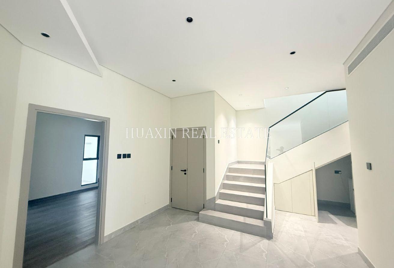 Contemporary 4 Bedrooms | Private Pool | Very Nice photo 7