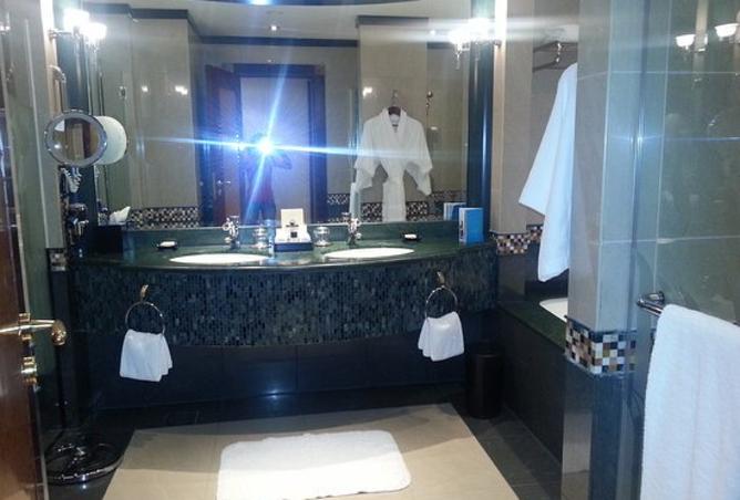 54385470 - Property Image 3