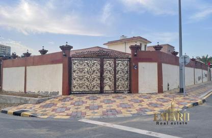 Villa - 3 Bedrooms - 5 Bathrooms for sale in Al Hamidiya 2 - Al Hamidiya - Ajman