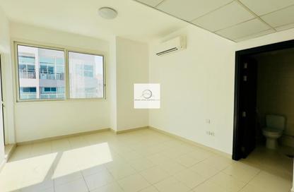 Apartment - 2 Bedrooms - 3 Bathrooms for rent in Bayt Al Muteena 01 - Al Muteena - Deira - Dubai