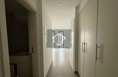 Apartment - Studio - 1 for rent in Hayat Boulevard 2B - Hayat Boulevard 2 - Hayat Boulevard - Town Square - Dubai