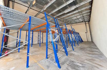 Warehouse - Studio for rent in Umm Ramool - Dubai