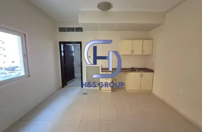 Apartment - 1 Bathroom for rent in Fire Station Road - Muwaileh - Sharjah