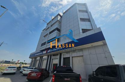 Shop - Studio - 2 Bathrooms for rent in Corniche Al Fujairah - Fujairah