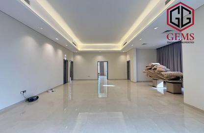 Villa - 4 - 5 for rent in Al Aweer 1 - Al Aweer - Dubai