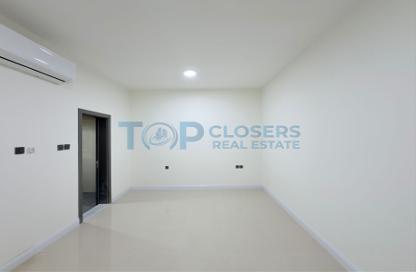 Apartment - 3 Bedrooms - 3 Bathrooms for rent in Hai Al Murabbaa - Central District - Al Ain