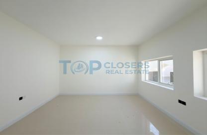 Apartment - 3 Bedrooms - 3 Bathrooms for rent in Hai Al Murabbaa - Central District - Al Ain