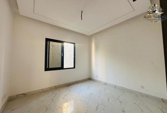 130674328 - Property Image 3