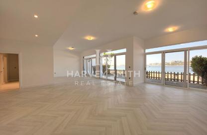 Villa - 5 Bedrooms - 6 Bathrooms for rent in Palma Residences - Palm Jumeirah - Dubai