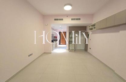 Apartment - Studio - 1 for rent in Al Waleed Garden 2 - Al Waleed Garden - Al Jaddaf - Dubai Apartment - Studio - 1 for rent in Al Waleed Garden 2 - Al Waleed Garden - Al Jaddaf - Dubai