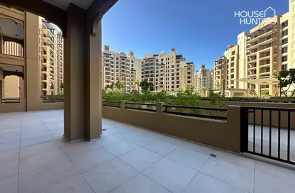 Apartment - 2 Bedrooms - 2 Bathrooms for rent in Al Jazi 4 - Madinat Jumeirah Living - Umm Suqeim - Dubai
