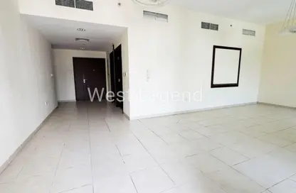 شقة - 3 غرف نوم - 4 حمامات للايجار في E برج - الأبراج الإدارية - الخليج التجاري - دبي