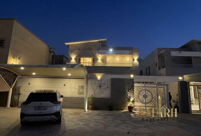 6 BR Villa with 5000 sqft and 3 Parking Slots