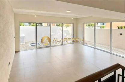 Townhouse - 5 - 6 for rent in Nice - Damac Lagoons - Dubai