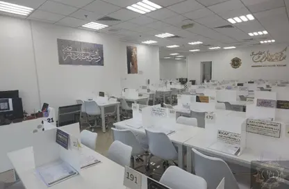 مكتب - استوديو - 3 حمامات للايجار في مساكن كورنيش عجمان - طريق كورنيش عجمان - عجمان