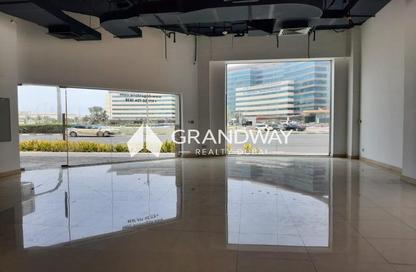 Shop - Studio - 4 for rent in Jumeirah Terrace - Jumeirah 1 - Jumeirah - Dubai
