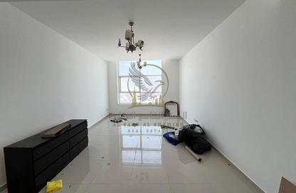 Apartment - 2 - 4 for rent in Al Khan Corniche - Al Khan - Sharjah