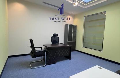 Business Centre - Studio - 5 Bathrooms for rent in Dar Al Salam Building - Corniche Road - Abu Dhabi