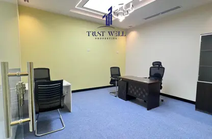 Business Centre - Studio - 5 Bathrooms for rent in Dar Al Salam Building - Corniche Road - Abu Dhabi