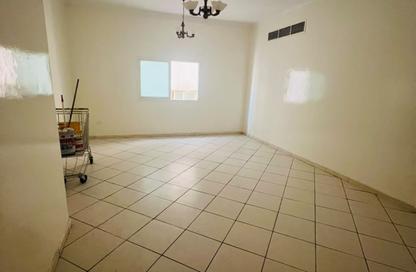 Apartment - 2 - 2 for rent in Al Wahda Building - Al Majaz 2 - Al Majaz - Sharjah Apartment - 2 - 2 for rent in Al Wahda Building - Al Majaz 2 - Al Majaz - Sharjah